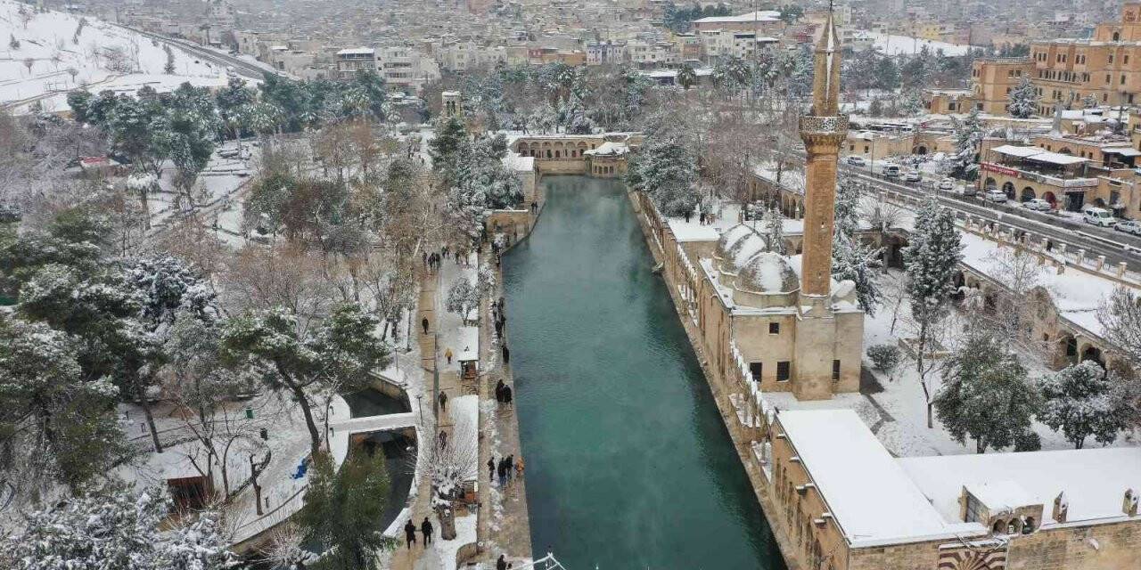 Beyaza bürünen Balıklıgöl havadan görüntülendi