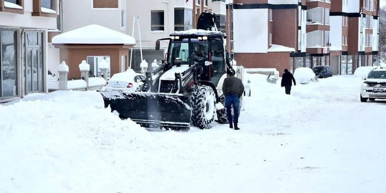 Başkan Zelyurt, kar çalışmalarını denetledi