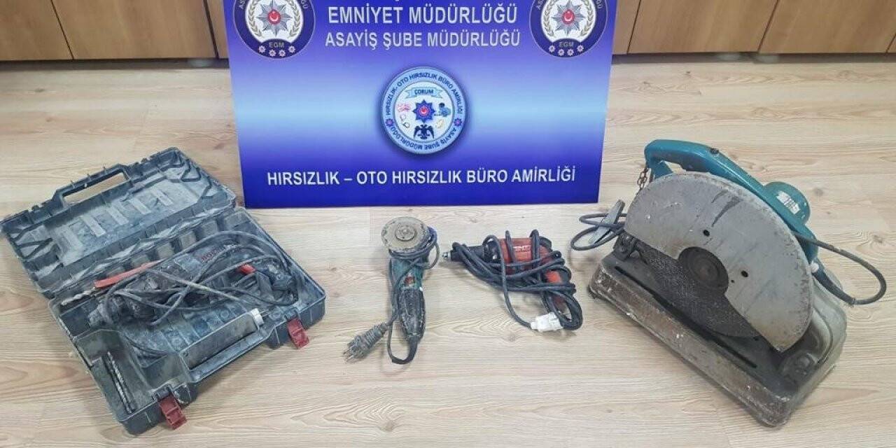 Hırsızlık zanlıları çalıntı malzemelerle yakalandı