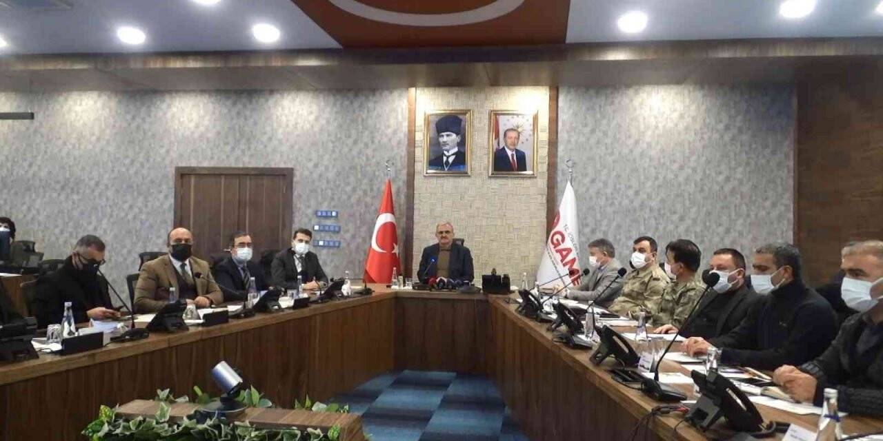 Vali Karaloğlu: “Diyarbakır’da 570 kırsal mahalle yolu kapalı”