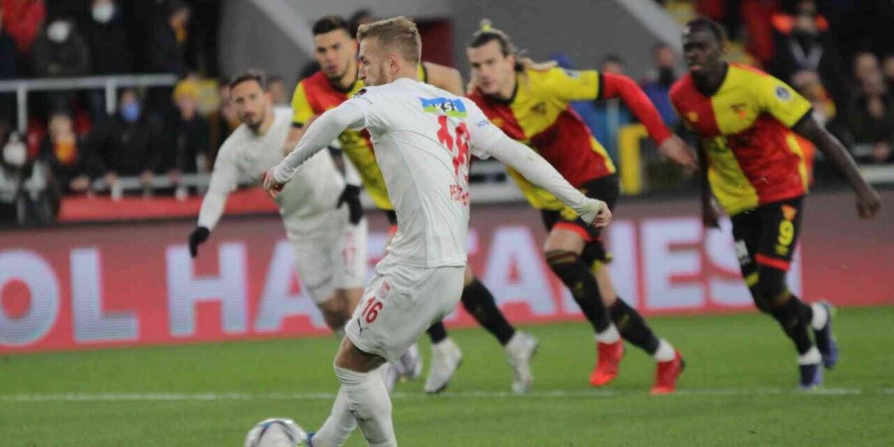 Spor Toto Süper Lig: Göztepe: 2 - Sivasspor: 1 (Maç Sonucu)
