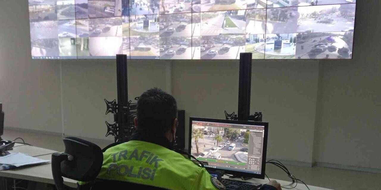 Aydın’daki trafik denetimlerinde 56 sürücüye cezai işlem uygulandı