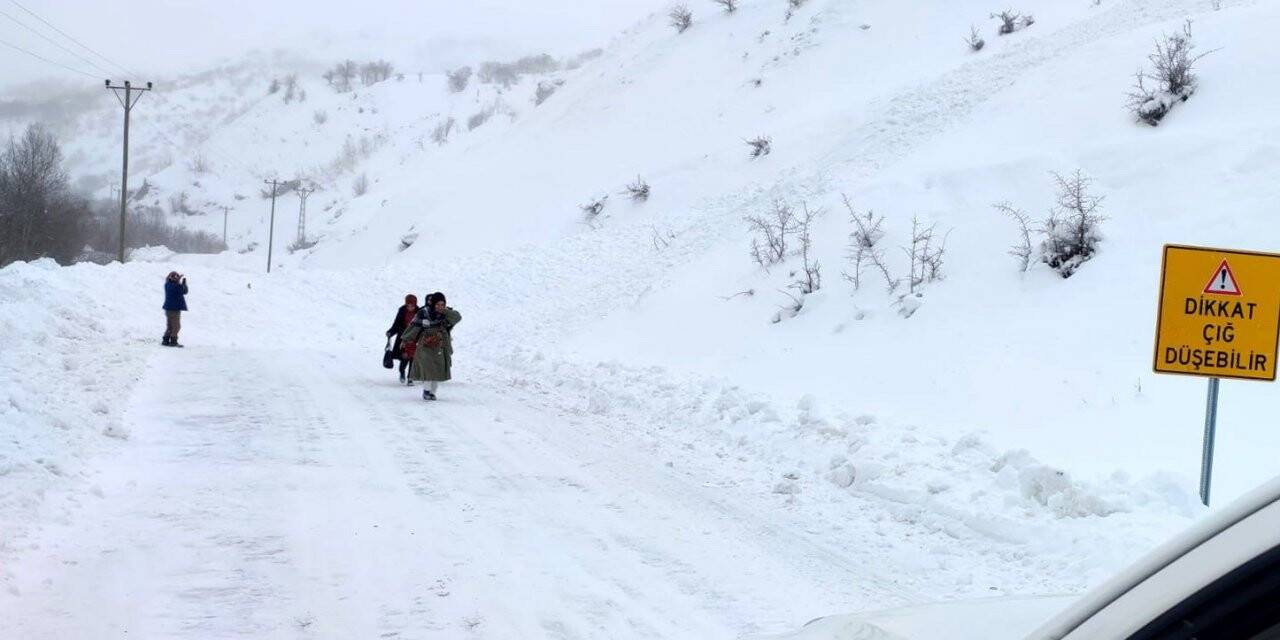 Van’da tipide mahsur kalan vatandaşlar için seferber oldular