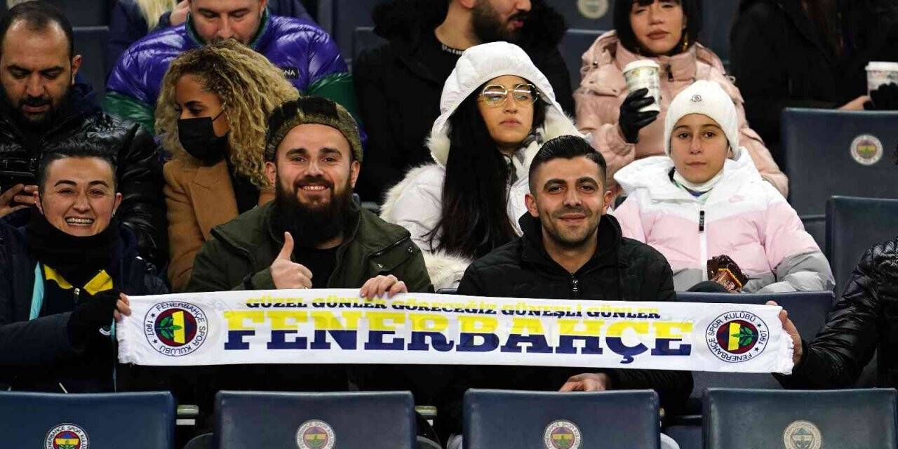 Spor Toto Süper Lig: Fenerbahçe: 0 - Altay: 1 (Maç devam ediyor)