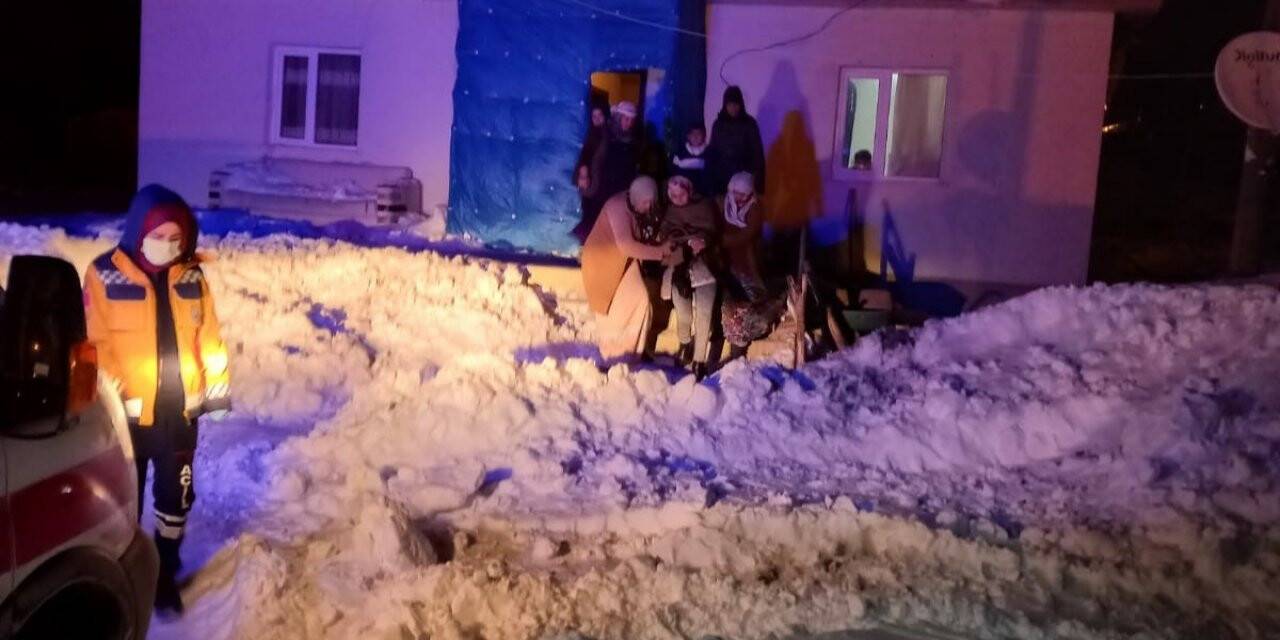 Tuşba Belediyesi ekiplerinden hasta kurtarma operasyonu