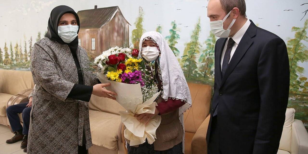 Vali Epcim huzur evi sakinleriyle bir araya geldi