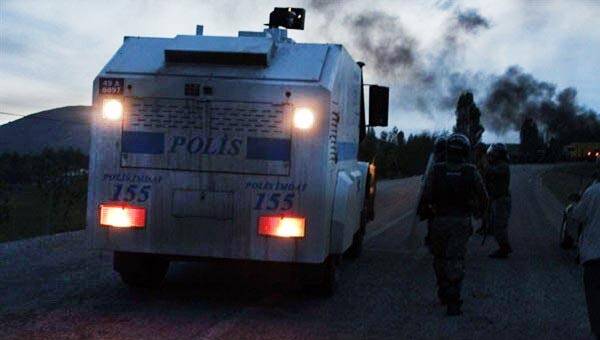 Diyarbakır'da askere ateş açıldı