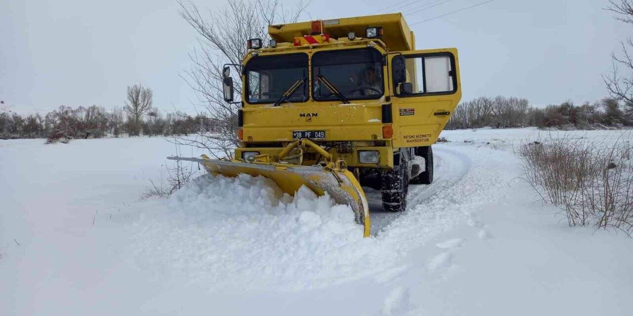 Kayseri’de 495 mahalle yolu ulaşıma açıldı