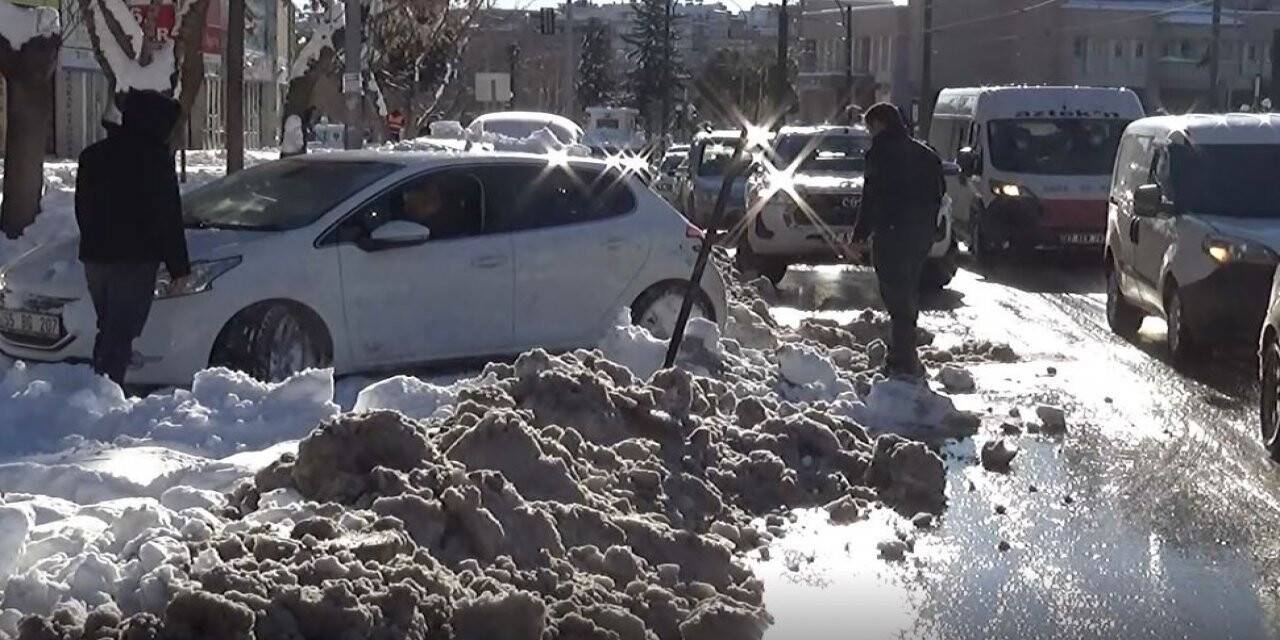 Gaziantep’te yoğun kar yağışı sonrası hayat normale dönüyor