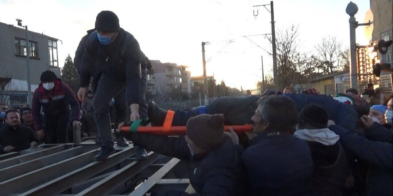 Yayaya tren çarptı