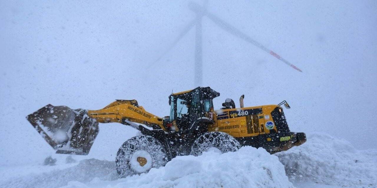 Kar sebebiyle kapanan 67 grup yolunun 65’i ulaşıma açıldı