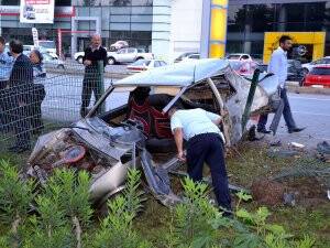 EHLİYETSİZ SÜRÜCÜ KAZA YAPTI: 1 ÖLÜ