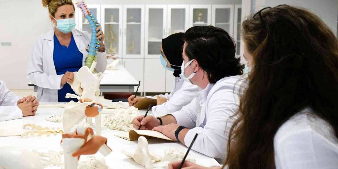 Liseli öğrencilere üniversite deneyimi