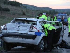RADAR ARACI KAZA YAPTI: 1 POLİS ŞEHİT, 3 YARALI