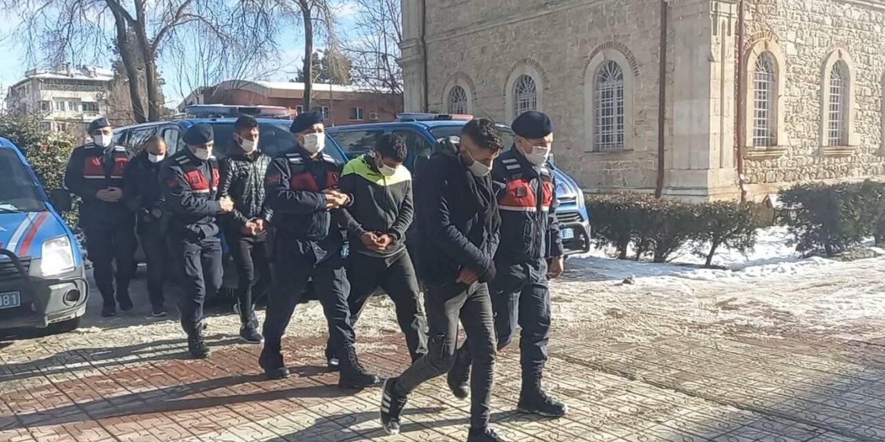 Ev ve işyerlerini soyan hırsızlık şebekesi çökertildi