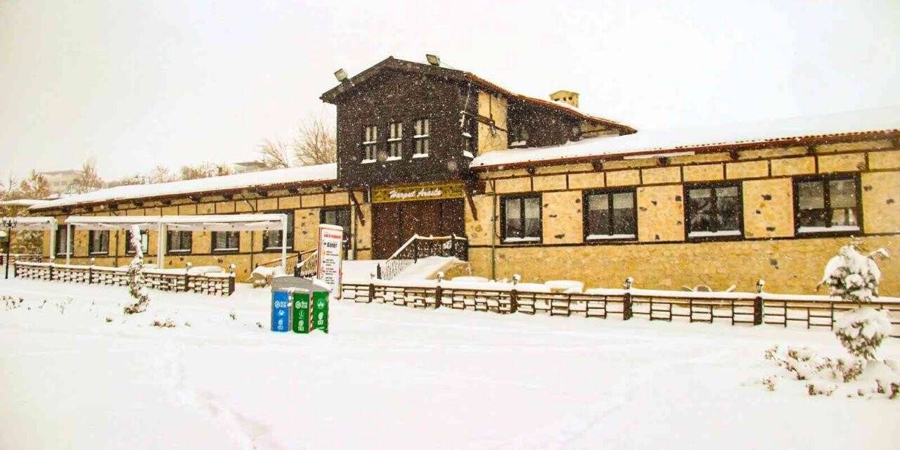 Bin 200 rakımlı Harput’ta kar güzelliği