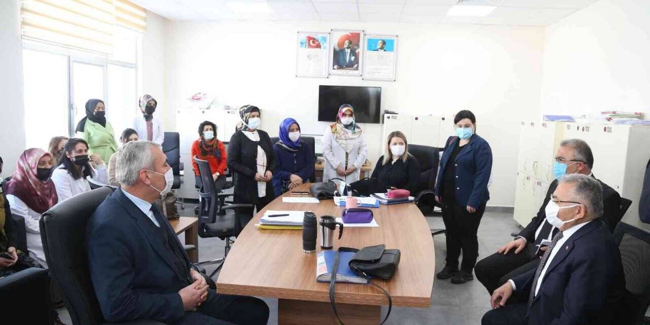 Başkan Büyükkılıç, liseli gençlerle tecrübelerini paylaştı