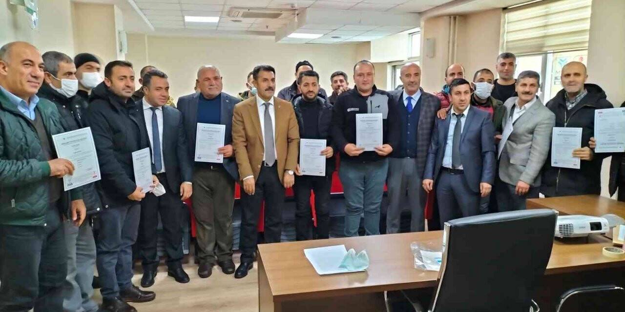 Muş’ta mesleki yeterlilik sınavını geçen 100 personele sertifika verildi
