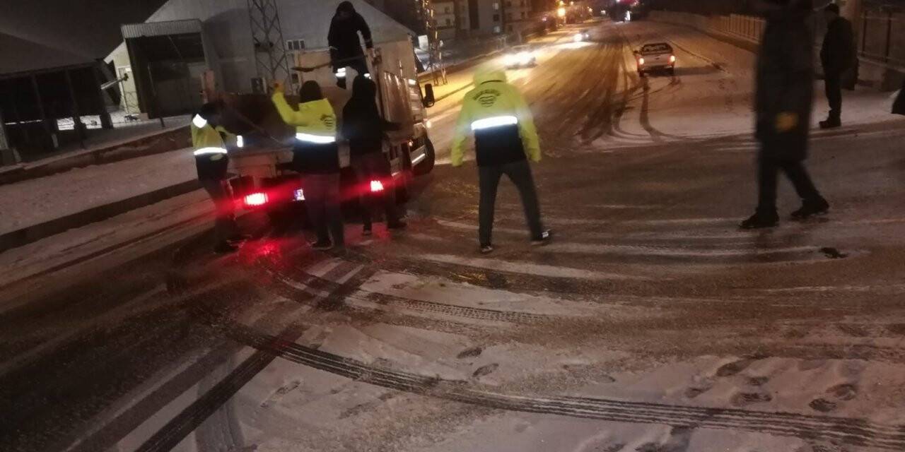 Bağlar Belediyesinden kırsal yerleşim yerlerinde kar temizleme seferberliği