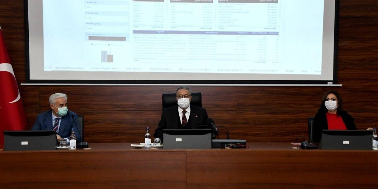 Vali Su: “638 projenin 230’u bitirildi, 313’ü devam ediyor, 44’ü ihale aşamasında”