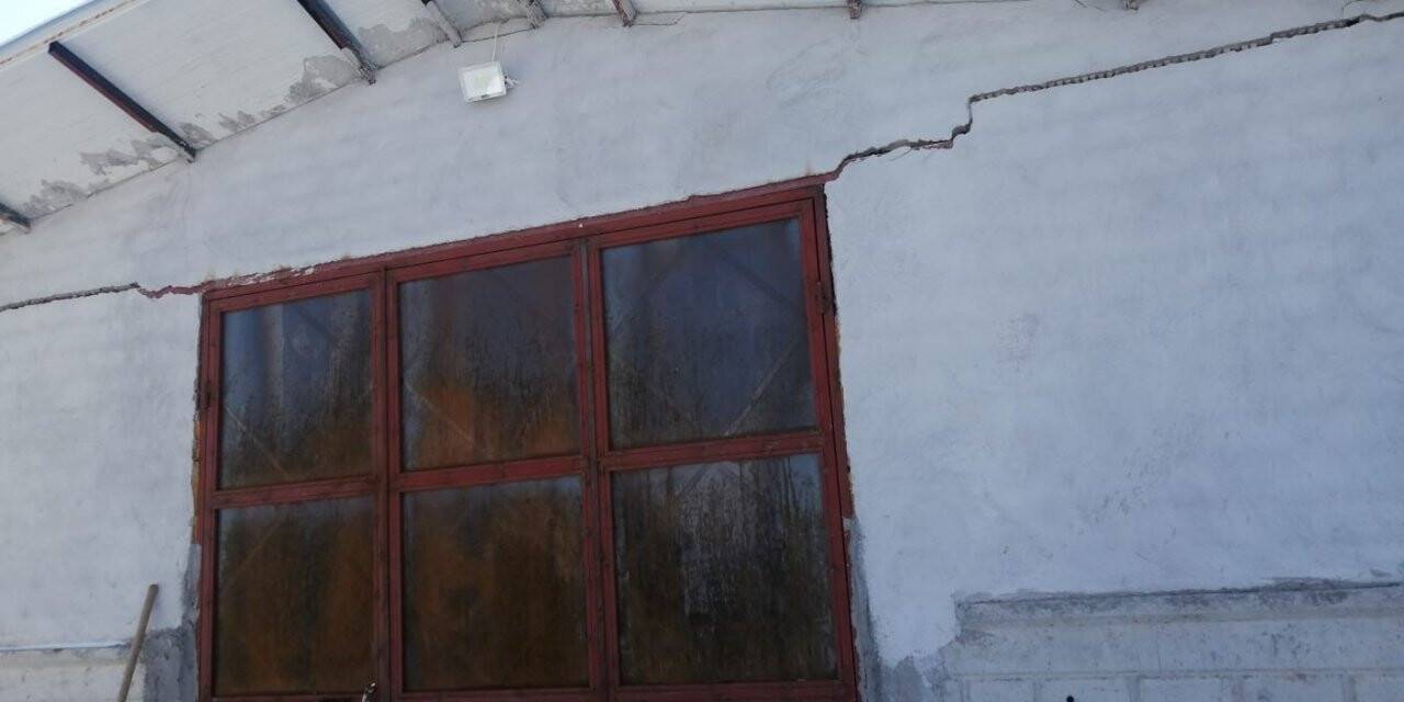 Çöken besi çiftliğinde hayvanlar son anda kurtarıldı