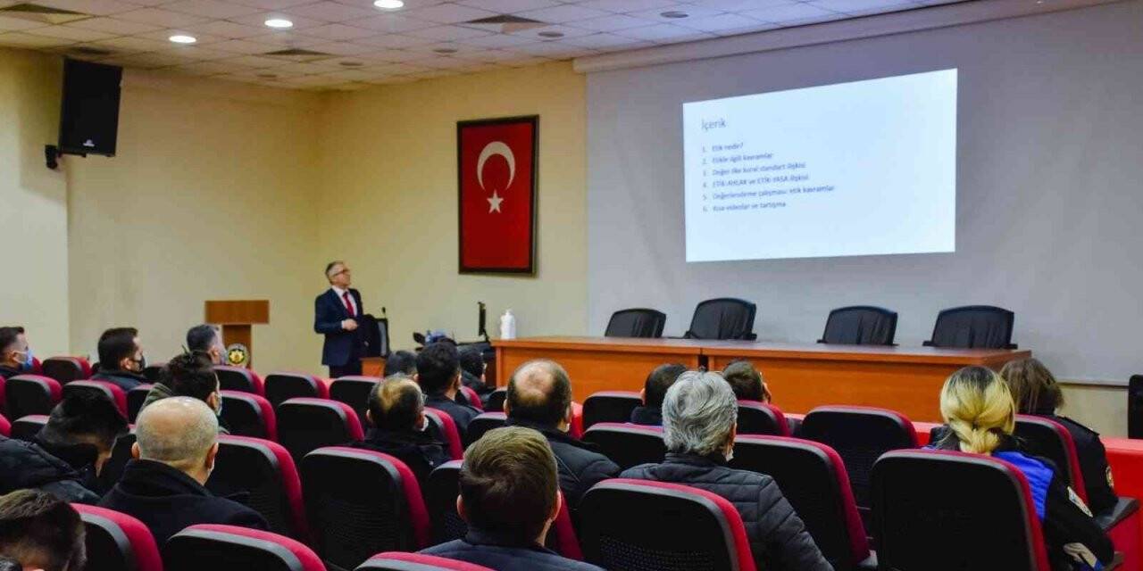 Kastamonu Emniyet Müdürlüğünden 583 personele "etik eğitimi" verildi