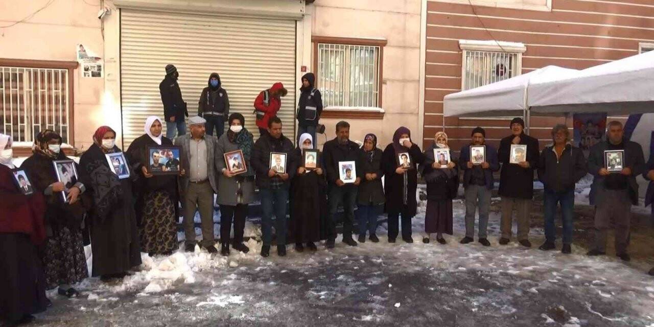 Diyarbakır’da dondurucu soğukta evlat nöbeti