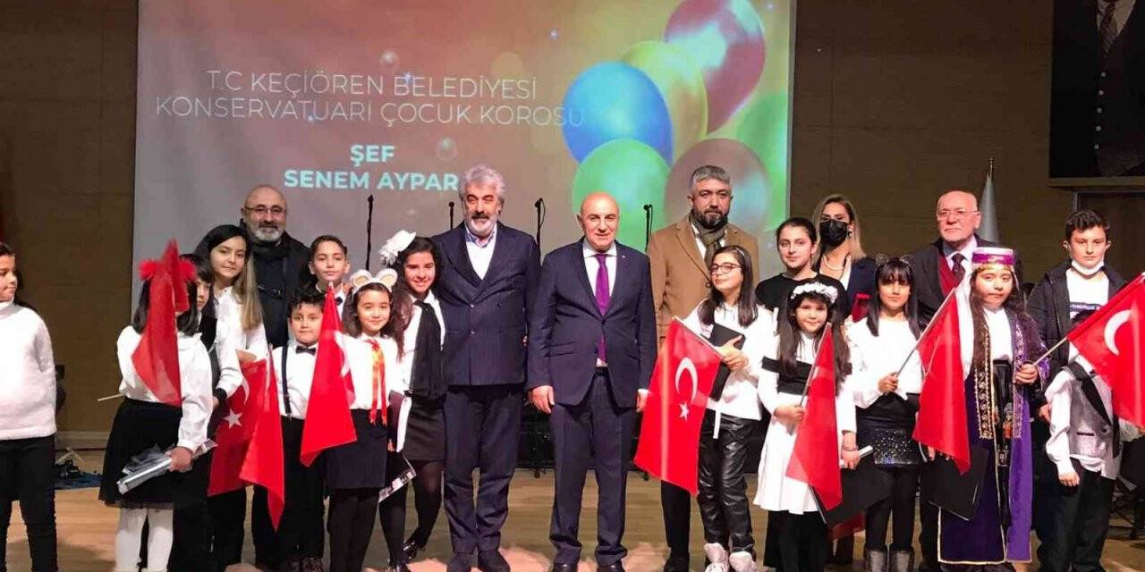 Başkan Altınok çocuklarla şarkı söyledi