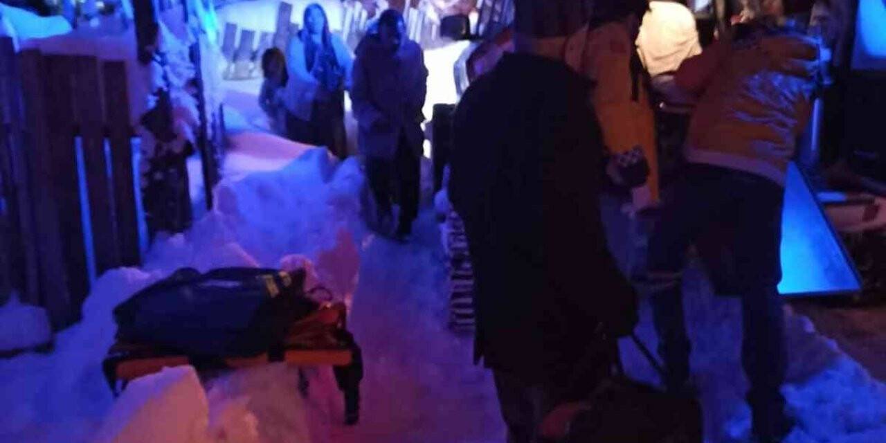Kayarak düşün hastanın yardımına paletli ambulans yetişti