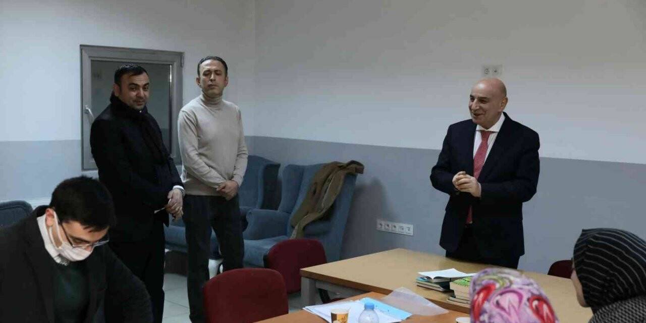 Keçiörenliler okuduğunu paylaşıyor