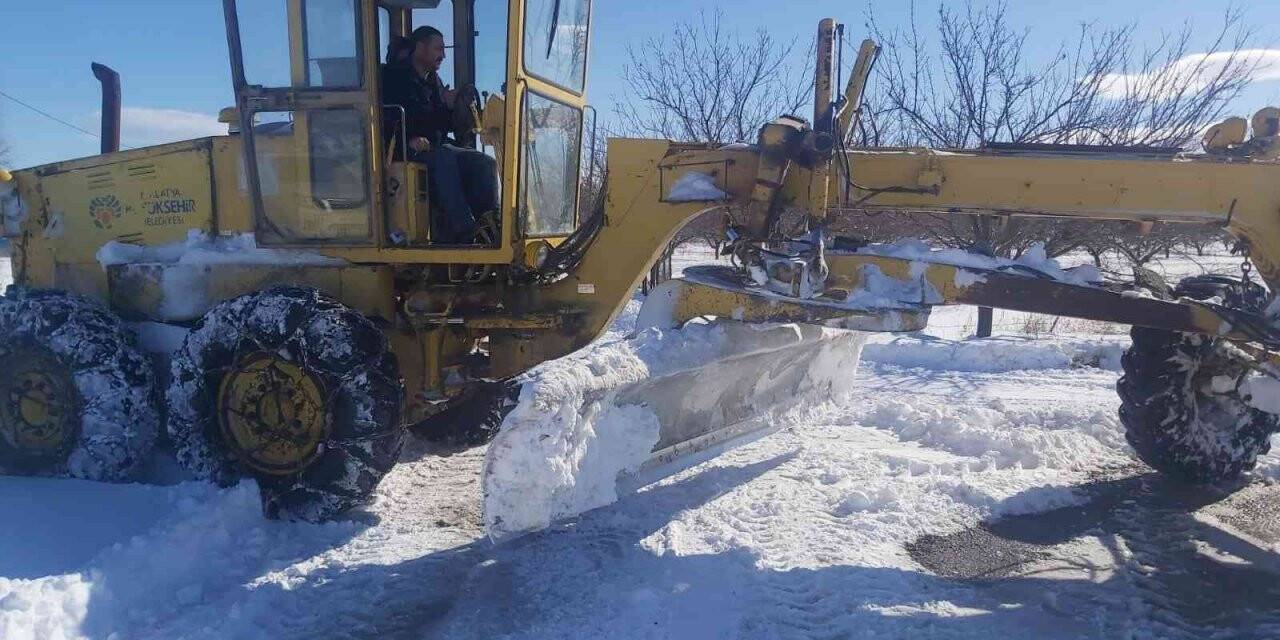 Yazıhan’ da yol açma çalışmaları sürüyor