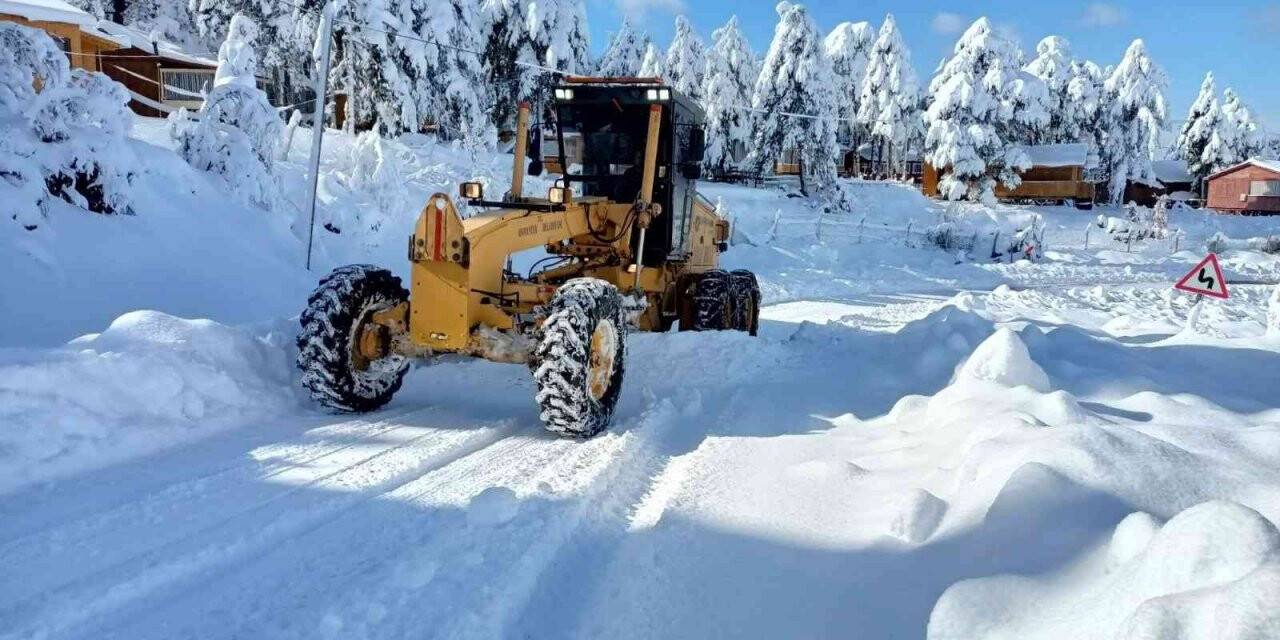 Amanoslar’da kardan kapanan yayla yolları ulaşıma açılıyor