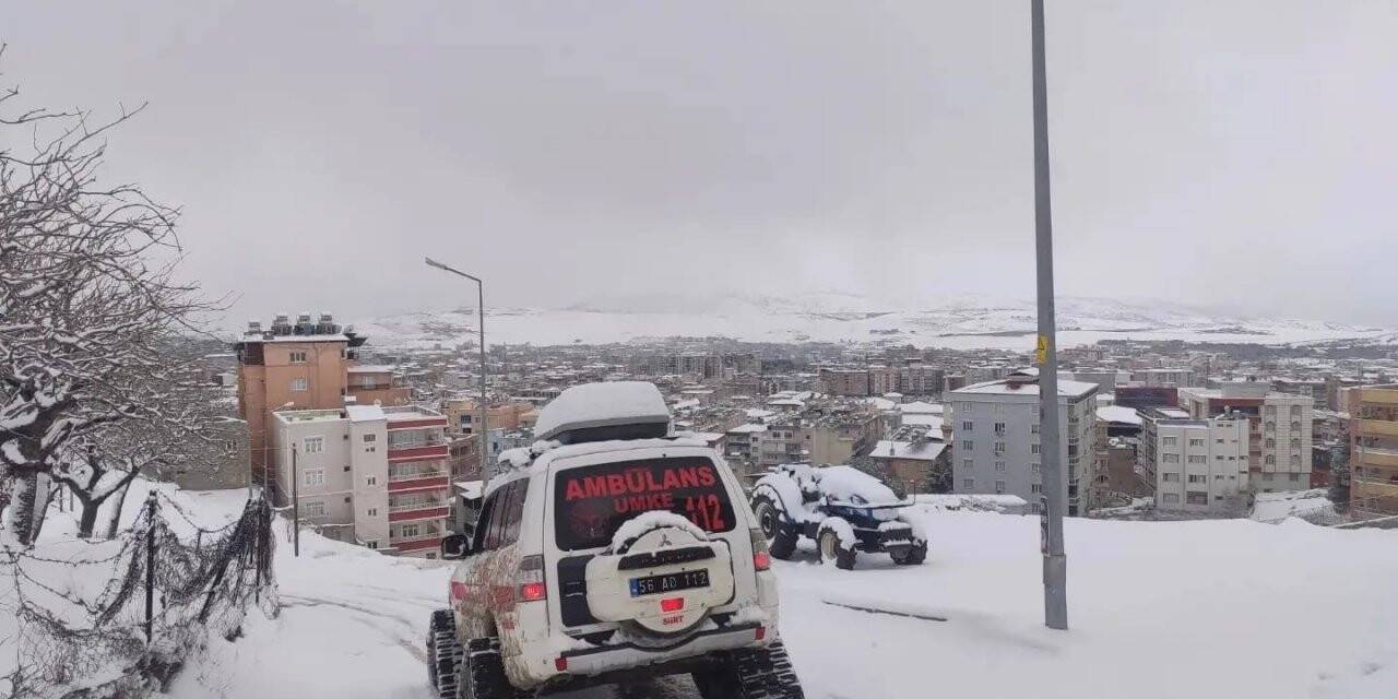 87 yaşındaki hasta kadın UMKE ekiplerince kurtarıldı