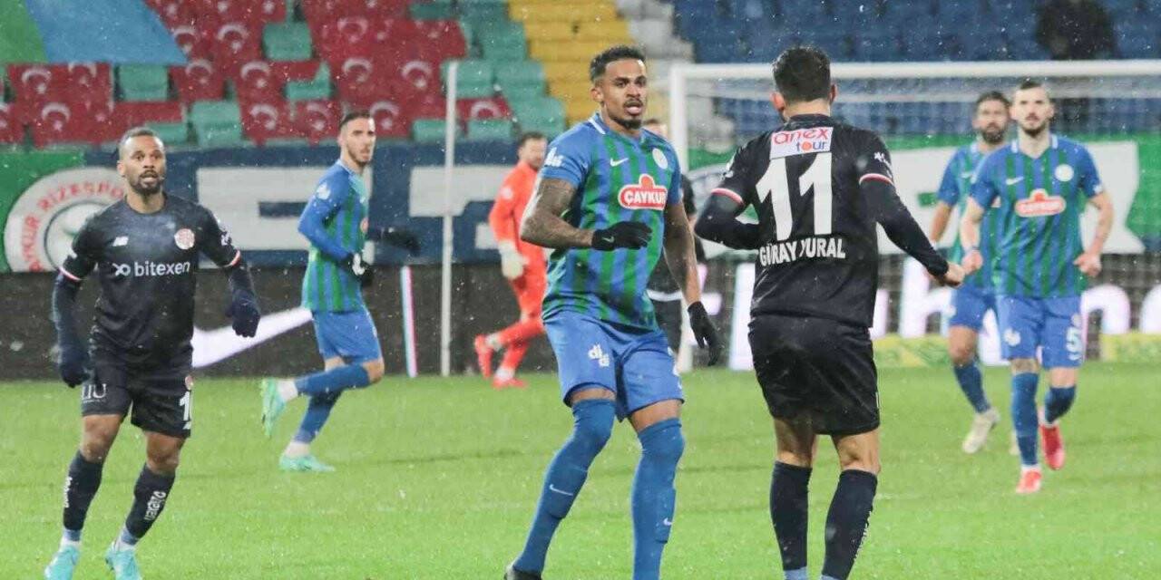 Spor Toto Süper Lig: Çaykur Rizespor: 2 - Antalyaspor: 1 (Maç sonucu)