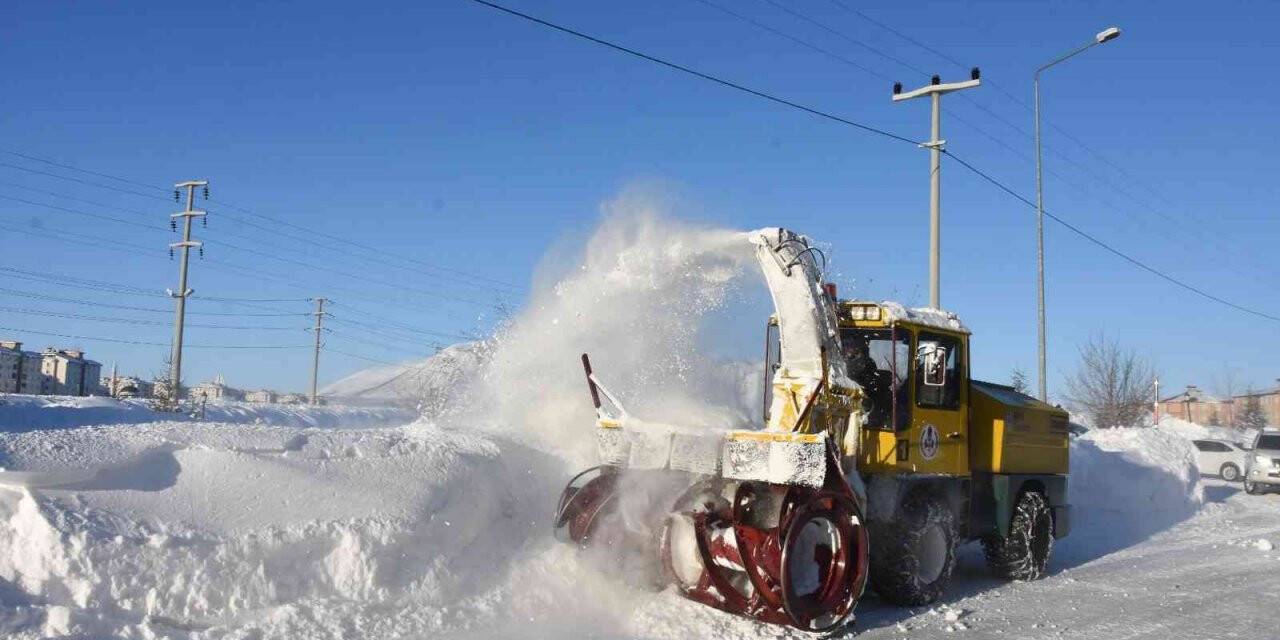 Bitlis Belediyesinin karla mücadele çalışmaları