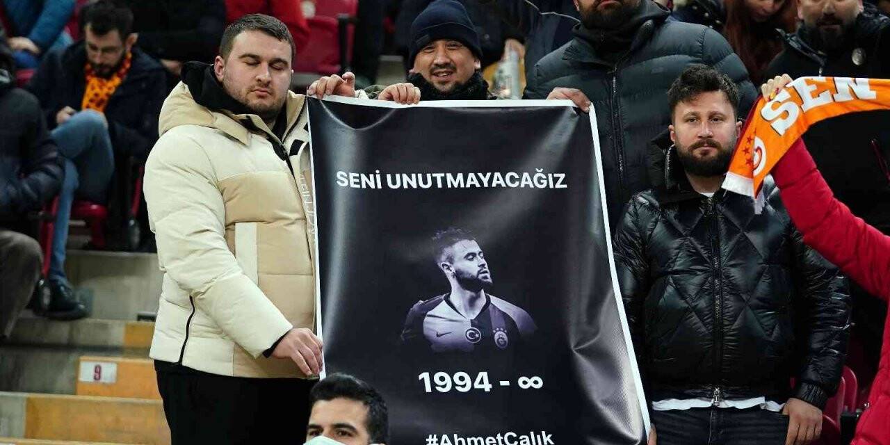 Galatasaray - Kasımpaşa maçında Ahmet Çalık unutulmadı