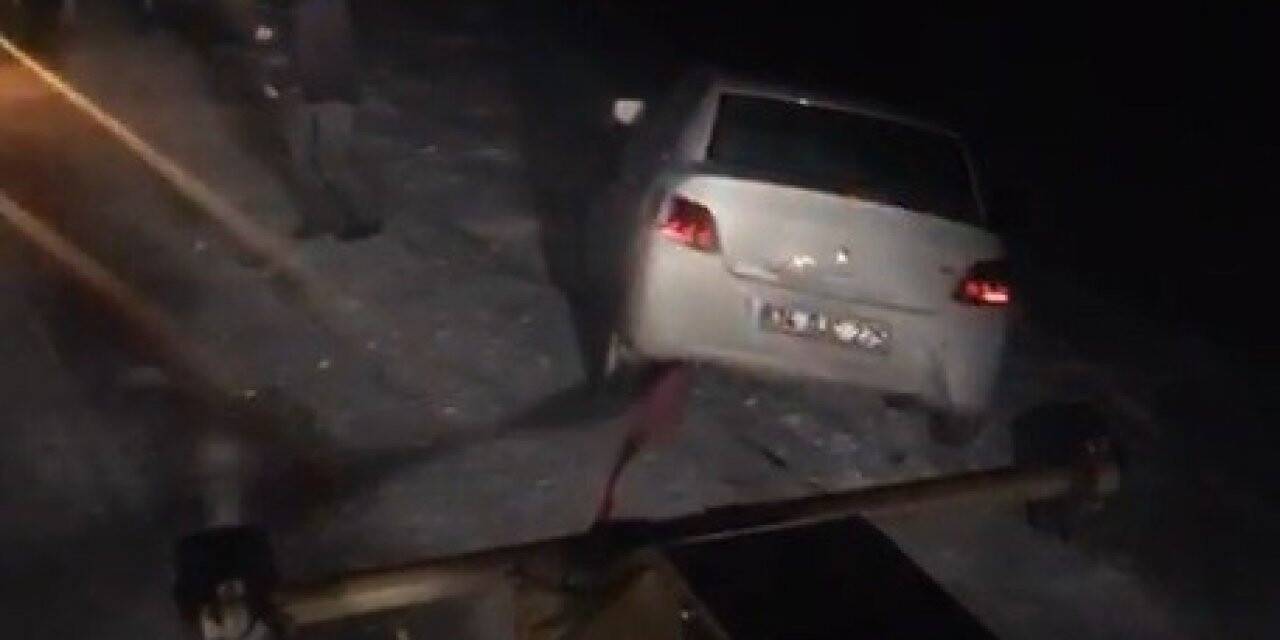 Kars’ta yolda kalan araçlar kurtarıldı