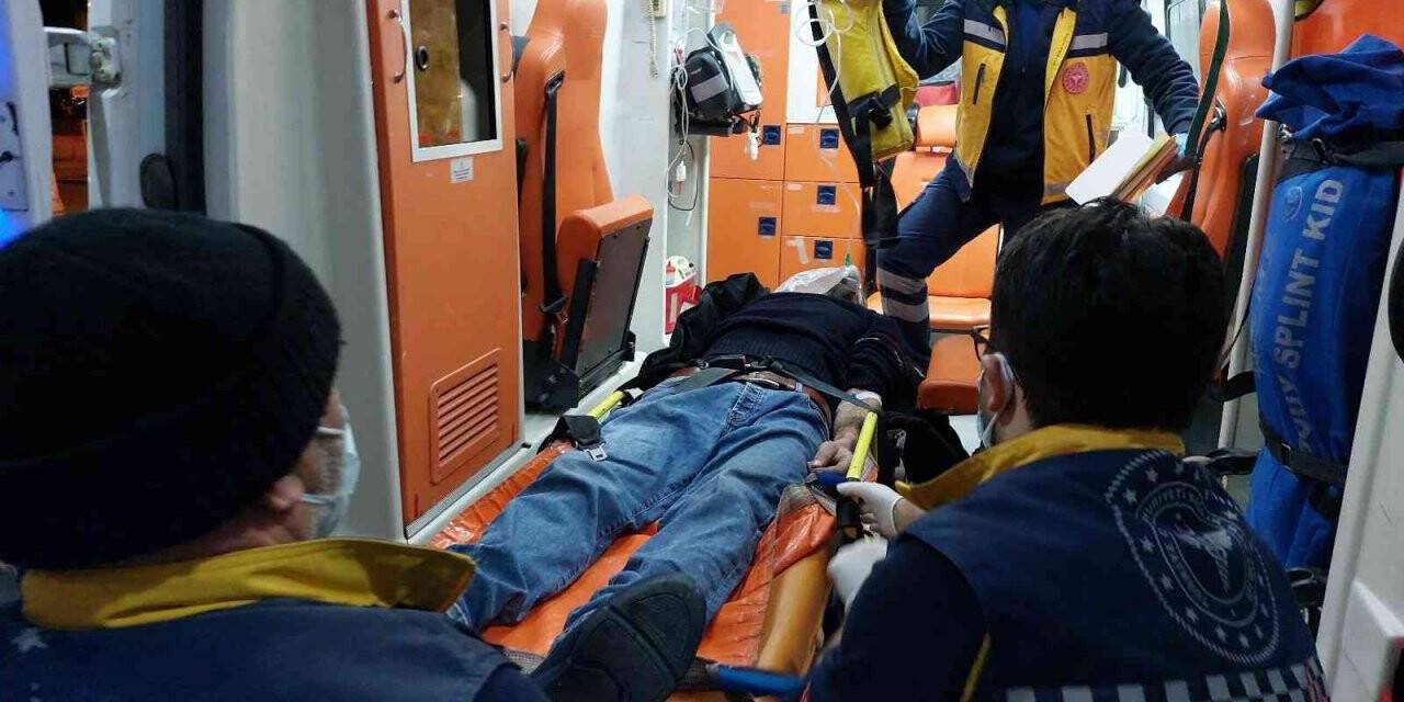 Adam bıçaklayıp kaçtı, evini ateşe vererek yaktı