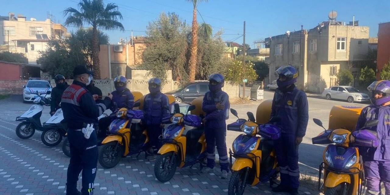 Jandarmadan kuryelere trafik eğitimi