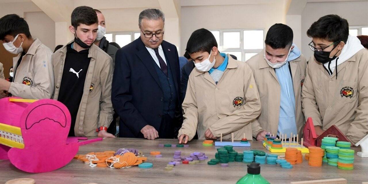 Vali Su, MTOSB’deki öğrencilerle buluştu