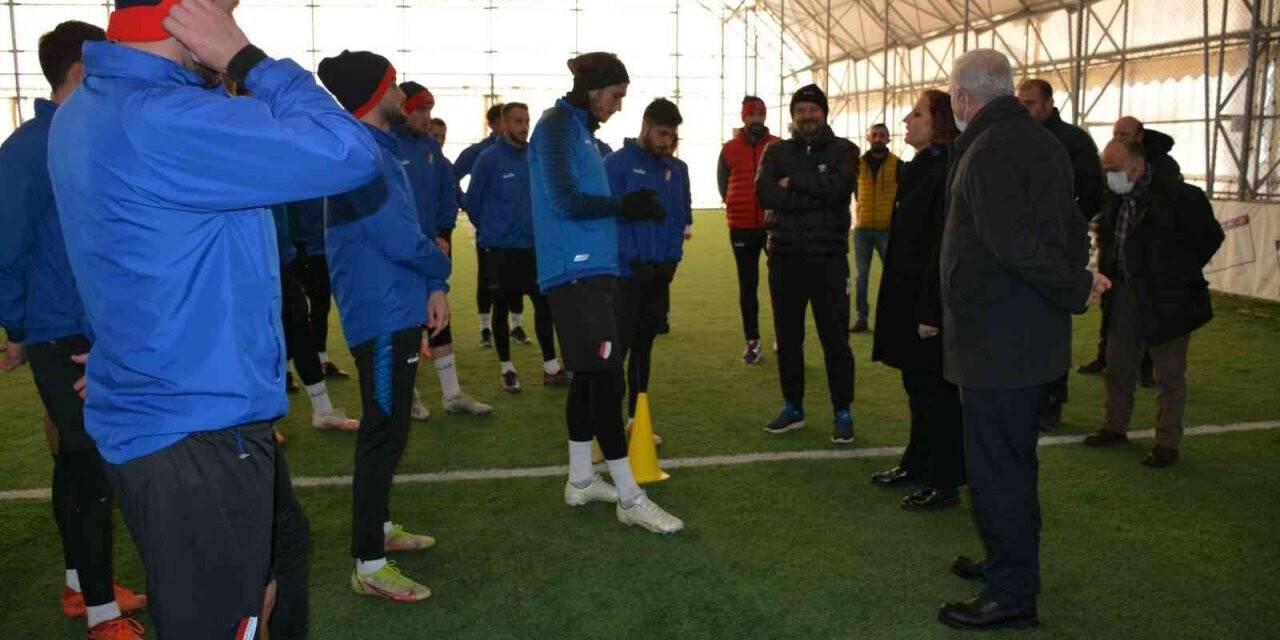 Rektör Çakar Düzcespor’a zorlu yolda başarılar diledi