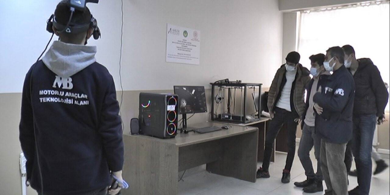 Öğrencilere üç boyutlu sanal eğitim