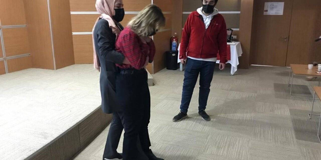 Elazığ’da Kızılay tarafından hastane çalışanlarına ilk yardım eğitimi verildi