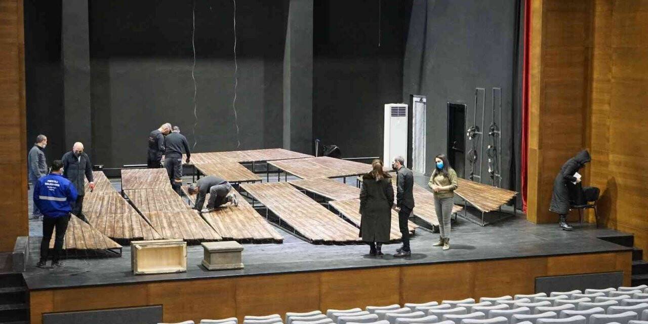 Mezitli Kültür Merkezinde ücretsiz tiyatro günleri başlıyor