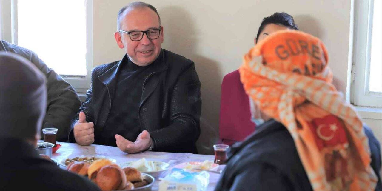 Başkan Akın mahallelerin sorunlarını yerinde tespit ediyor