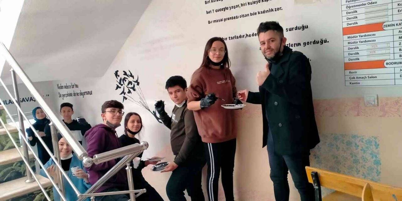 Anadolu Lisesi’nde “Duvarlar Konuşuyor” projesi