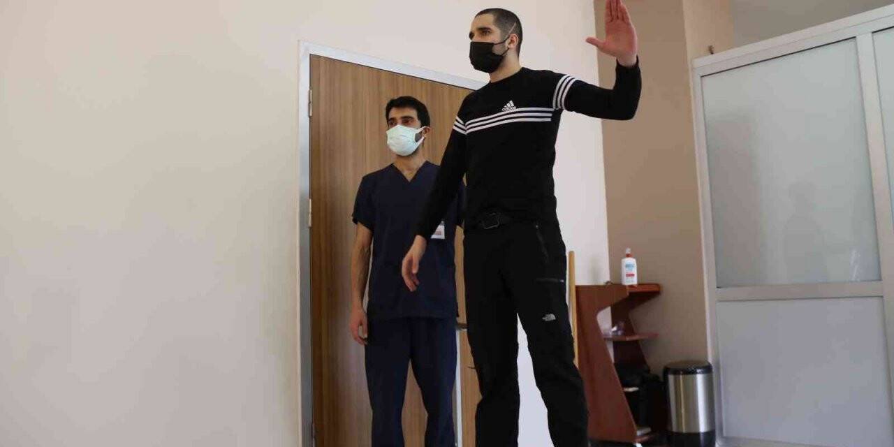 Yedi yıl önce felç olan Filistinli gencin yüzü Eskişehir’de güldü