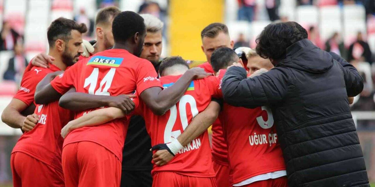 Sivasspor’da Erdoğan ve Cofie ceza sınırında