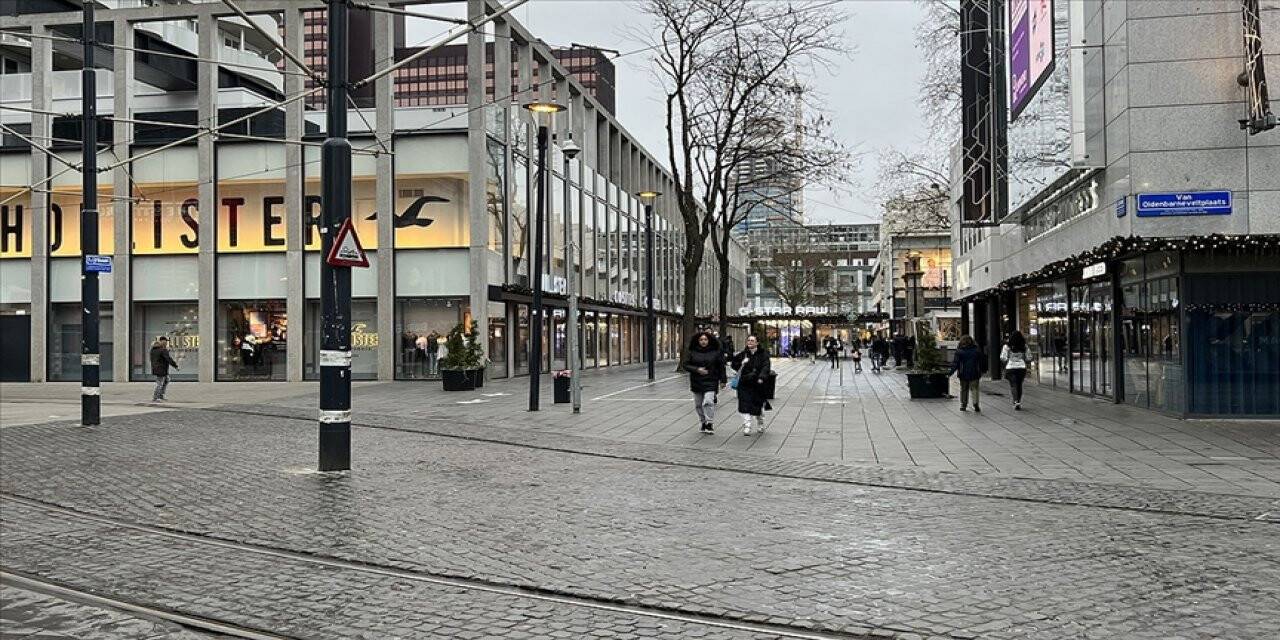 Hollanda, casusluk iddiası ile 17 Rus diplomatı sınır dışı etti