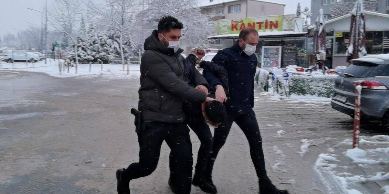 Kız kardeşini ve eşini bıçaklayan saldırgan yakalandı